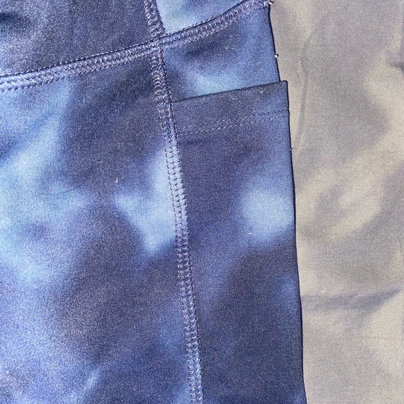 2 Piece Danskin leggings with Pockets - Picture 5 of 9